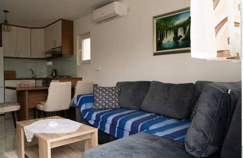 Trn House | Holiday Home Slap Koćuša - Four Bedroom House with Swimming Pool