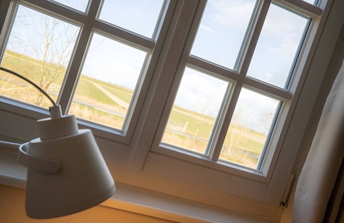 Uelvesbull House | Holiday Home 'Sommerland' with Private Garden and Wi-Fi