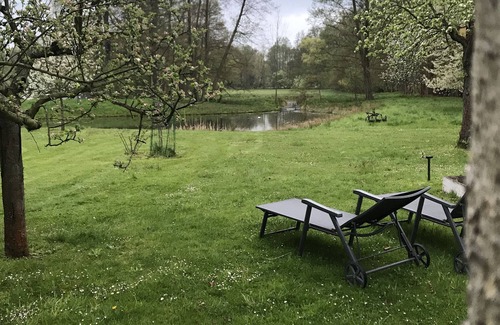Burg-Dorf House | Holiday Home 'Spreewaldnostalgie' with Private Terrace, Private Garden and Wi-Fi