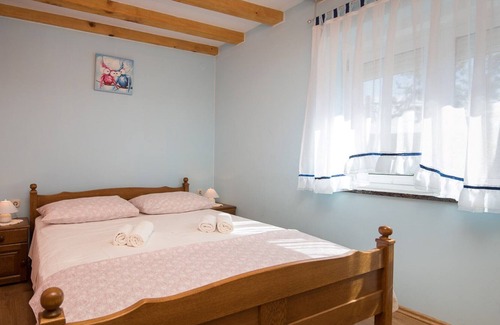 Ljubitovica House | Holiday home Stara Kula away from crowds