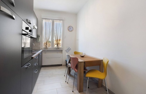 Pavia House | Holiday Home 'Suite Ponte Vecchio' with Wi-Fi and Air Conditioning