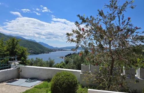 Kamenari House | Holiday Home Sunny Hill