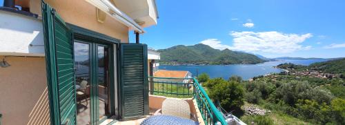 Kamenari House | Holiday Home Sunny Hill