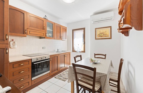 Scano di Montiferro House | Holiday Home 'Turre' with Wi-Fi and Air Conditioning