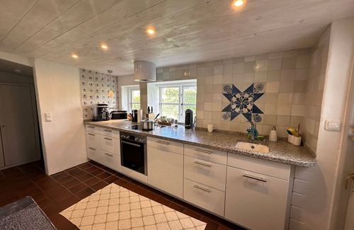 Suderstapel House | Holiday Home 'Tade Bo' with Private Terrace, Private Garden and Wi-Fi