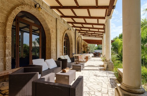 Aradeo House | Holiday Home "Tenuta San Trifone" with Private Pool & Wi-Fi
