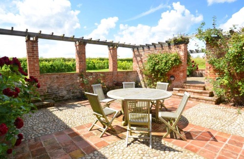 Melton Constable House | Holiday Home The Barn at Moor Hall by Interhome