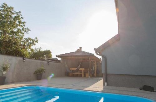 Karanac House | Holiday Home Thesaurum