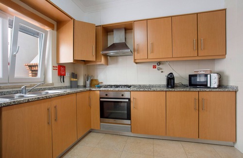 Ferrel House | Holiday Home 'Tina House' with Private Terrace, Wi-Fi and Air Conditioning