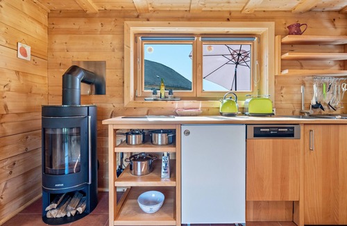 Lommatzsch House | Holiday Home 'Tinyhaus Im Eselgarten' with Private Terrace, Private Garden and Wi-Fi