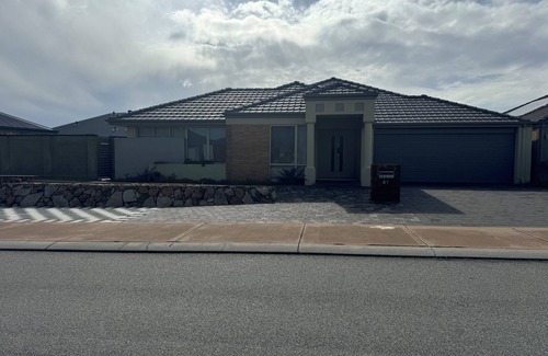 Ellenbrook East House | Holiday Home to Remember
