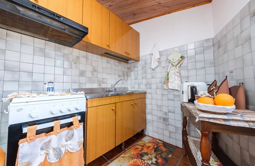 Savoca House | Holiday Home 'Tommaso E Martina' with Mountain View, Wi-Fi and Air Conditioning