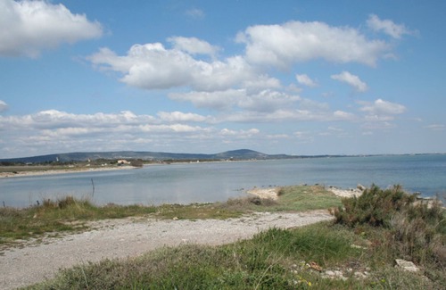 Fabregues House | Holiday Home 'Tout Confort' with Private Terrace, Wi-Fi and Air Conditioning