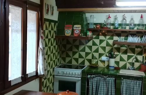 El Lloar House | Holiday Home 'Tranquil' with Mountain View, Wi-Fi and Air Conditioning
