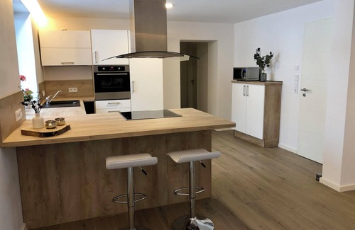 Neuhutten House | Holiday Home 'Traumzeit' with Private Terrace, Private Garden and Wi-Fi