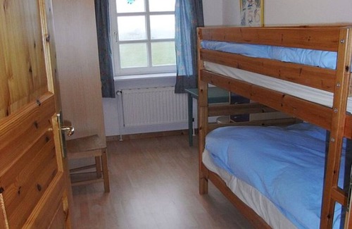 Hude Apartment | Holiday home Treeneblick