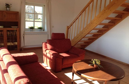 Hude Apartment | Holiday home Treeneblick