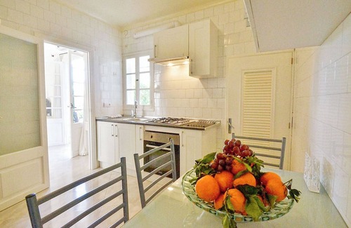 Colonia de Sant Pere House | Holiday Home 'Tres Pins' with Private Terrace, Wi-Fi and Air Conditioning