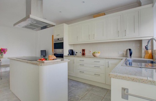 Constantine Bay House | Holiday Home Trey by Interhome