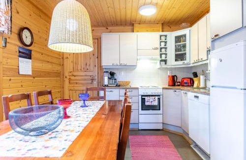 Pyhatunturi House | Holiday Home Tulikettu 1 by Interhome