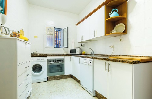 Manzanilla House | Holiday Home 'Una Casa Azul' with Private Terrace and Air Conditioning