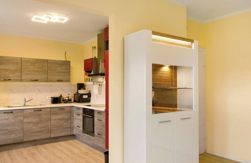 Hoexter House | Holiday Home 'Unterm Räuschenberg' with Mountain View, Private Terrace and Wi-Fi