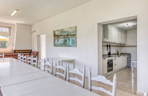 Usall House | Holiday Home 'Usall Rural' with Private Pool, Wi-Fi and Air Conditioning