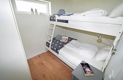 Vestbygd House | Holiday home ‘Villa Grettestø’ in a fantastic location directly by the sea in Borhaug-Borshavn near Farsund, Listafjorden, southern Norway Agder, occupancy max 6+2 persons, 1700 m² plot by the sea, sauna, windows with spectacular sea view, 5.