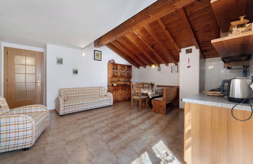 Vendrogno House | Holiday Home 'Vendrogno' with Mountain View, Private Garden and Wi-Fi