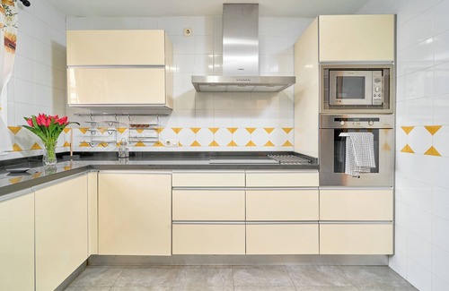 Caleta de Velez House | Holiday Home 'Vistamar Caleta Oasis' with Sea Views, Wi-Fi and Air Conditioning