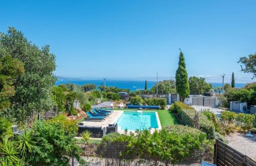 Cavalaire-sur-Mer House | Holiday Home Villa Cannelle by Interhome