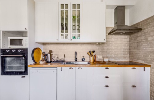 Verdizela House | Holiday Home 'Vila Das Manas' with Private Pool, Private Garden and Wi-Fi