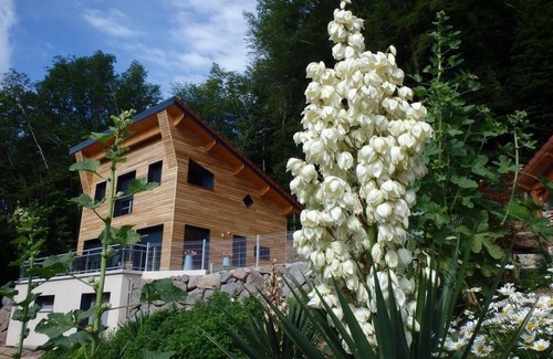 Saint-Bresson House | Holiday Home 'Villa Cora Venez Avec Spa' with Private Terrace, Wi-Fi and Air Conditioning