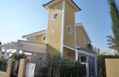 Mazarron House | Holiday Home 'Villa Casa del Sol' with Mountain View, Pool and Wi-Fi