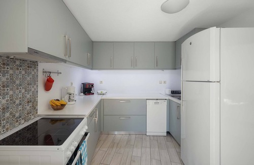 Ganema House | Holiday Home 'Villa Ganema 1' with Private Terrace, Wi-Fi and Air Conditioning