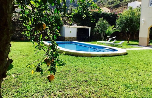 Cullera Villa | Holiday Home 'Villa in Cullera Valencia' with Mountain View, Pool & Wi-Fi