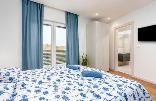 Vrznaveri House | Holiday Home Villa Isabela by Interhome