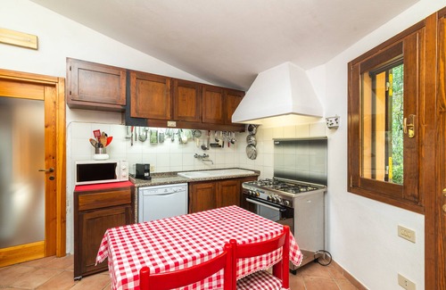 Villaggio Piras House | Holiday Home 'Villa Erica Vista Mare' with Sea View and Private Terrace