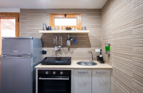 Sant'Isidoro House | Holiday Home 'Villa Gaudì - Mallorca' with Private Terrace, Wi-Fi and Air Conditioning