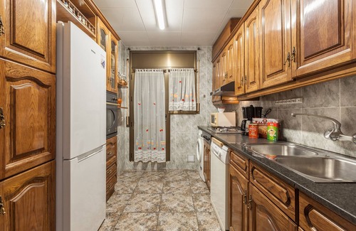Rubi House | Holiday Home "Villa Julia" with Private Terrace, Wi-Fi and Air Conditioning