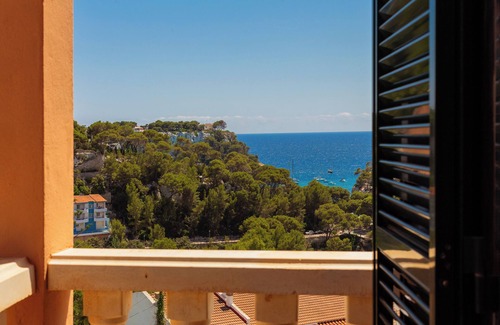Serpentona House | Holiday Home 'Villa Lidia' with Sea View, Private Pool and Wi-Fi