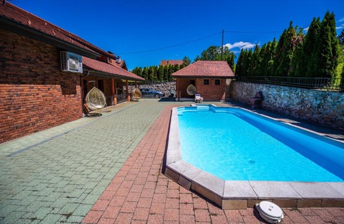 Aljmas House | Holiday Home Villa Pannonia