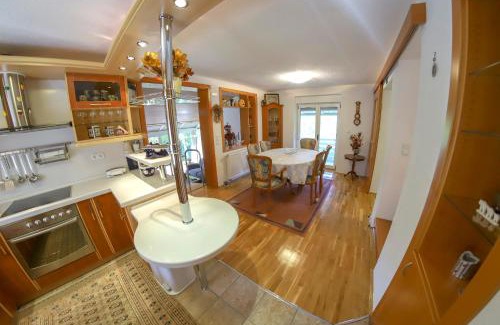 Bihac House | Holiday Home Villa Sara