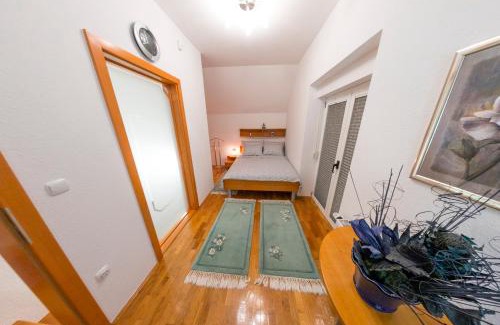 Bihac House | Holiday Home Villa Sara