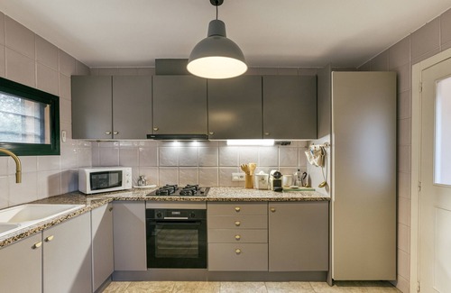 Navata House | Holiday Home 'Villa Virginie Torremirona Resort' with Private Pool, Wi-Fi and Air Conditioning