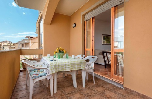 La Pietraia House | Holiday Home Villafiorita with Balcony, Wi-Fi & Terrace