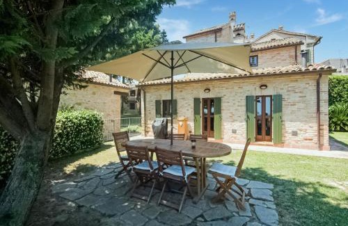 Mombaroccio House | Holiday Home Villagrande Adriatic Pool