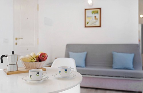 Alojera House | Holiday Home 'VV La Era II' with Sea View, Wi-Fi and Air Conditioning