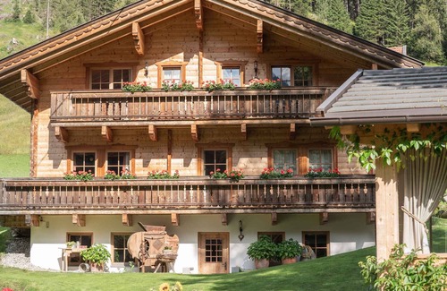 Ausservillgraten House | Holiday home with balcony