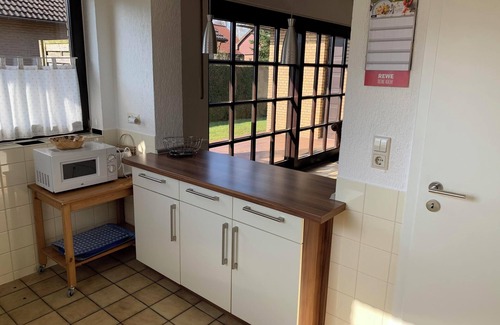 Haseluenne House | Holiday Home "Wacholderhain" Near the Lake with Garden